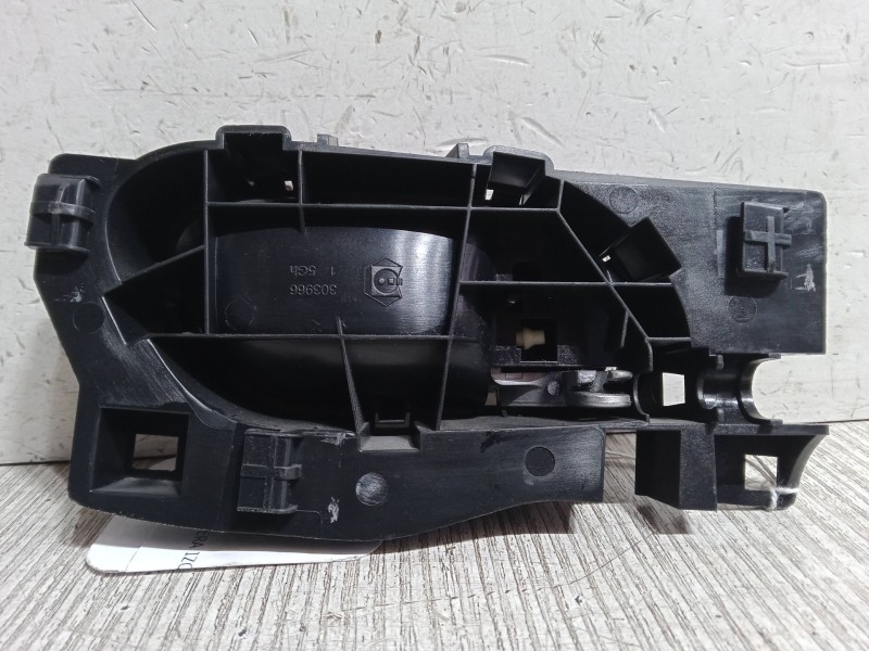 Recambio de maneta interior puerta delantera izquierda para peugeot 207/207+ (wa_, wc_) 1.4 hdi referencia OEM IAM   