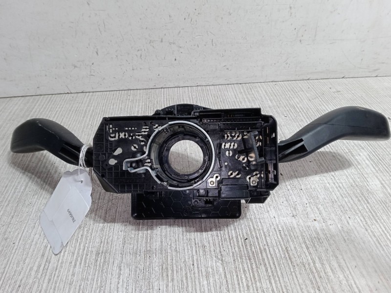 Recambio de mando luces para volkswagen polo iv (9n_, 9a_) 1.4 tdi referencia OEM IAM    Recambio de mando luces para volkswagen polo iv (9n_, 9a_) 1.4 tdi referencia OEM IAM