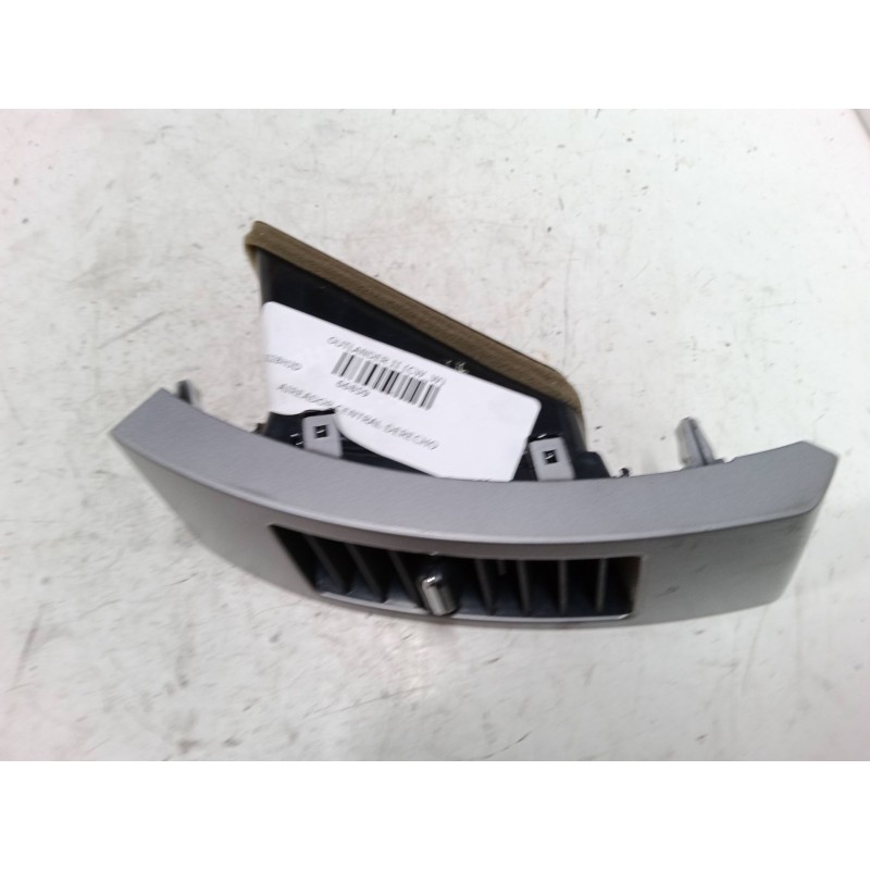 Recambio de aireador central derecho para mitsubishi outlander ii (cw_w) 2.2 di-d referencia OEM IAM    Recambio de aireador central derecho para mitsubishi outlander ii (cw_w) 2.2 di-d referencia OEM IAM