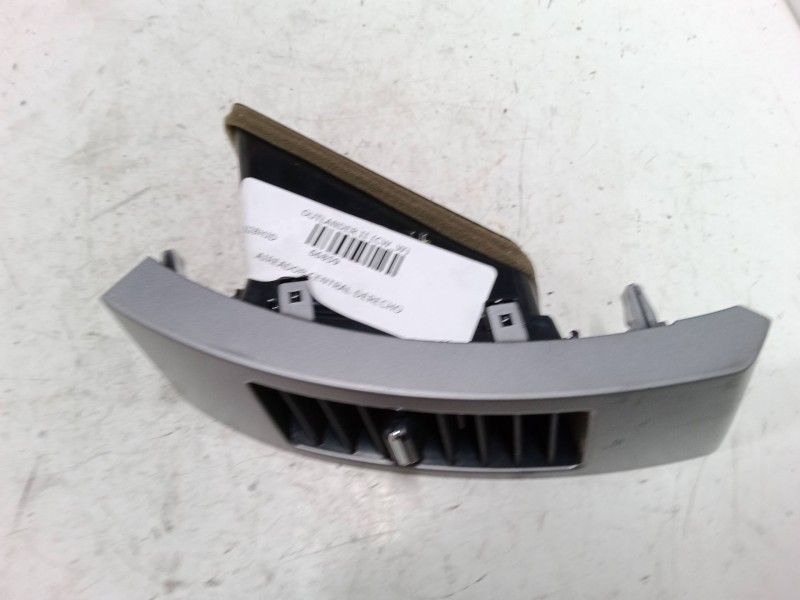 Recambio de aireador central derecho para mitsubishi outlander ii (cw_w) 2.2 di-d referencia OEM IAM    Recambio de aireador central derecho para mitsubishi outlander ii (cw_w) 2.2 di-d referencia OEM IAM