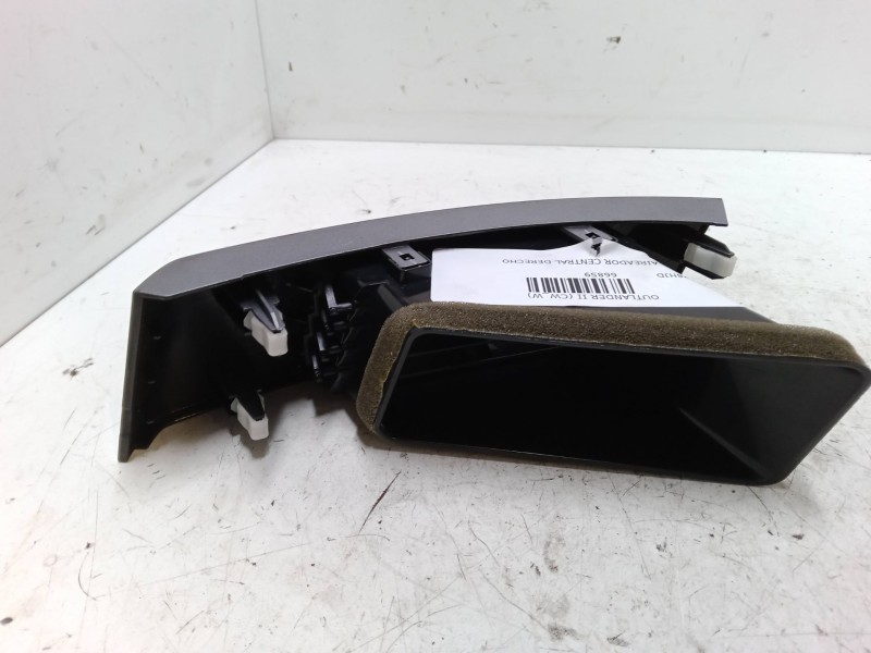 Recambio de aireador central derecho para mitsubishi outlander ii (cw_w) 2.2 di-d referencia OEM IAM    Recambio de aireador central derecho para mitsubishi outlander ii (cw_w) 2.2 di-d referencia OEM IAM