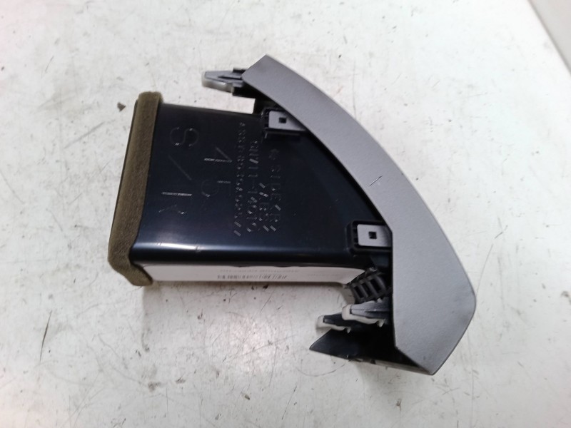 Recambio de aireador derecho para mitsubishi outlander ii (cw_w) 2.2 di-d referencia OEM IAM GN71114010   Recambio de aireador derecho para mitsubishi outlander ii (cw_w) 2.2 di-d referencia OEM IAM GN71114010