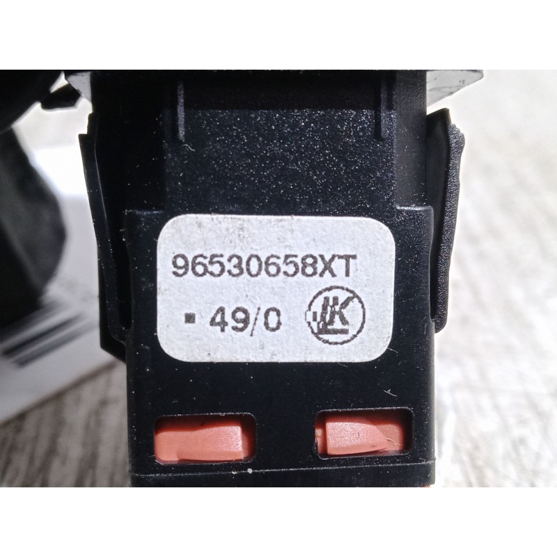 Recambio de boton apertura/cierre deposito para citroën c4 picasso i monospace (ud_) 1.6 hdi referencia OEM IAM 96530658XT  