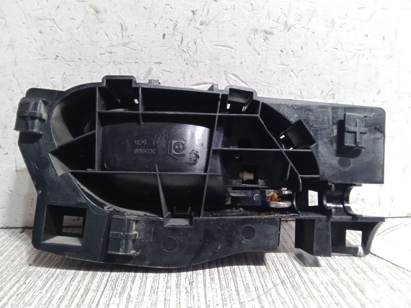 Recambio de maneta interior puerta delantera izquierda para peugeot 2008 i (cu_) 1.6 bluehdi referencia OEM IAM    Recambio de maneta interior puerta delantera izquierda para peugeot 2008 i (cu_) 1.6 bluehdi referencia OEM IAM