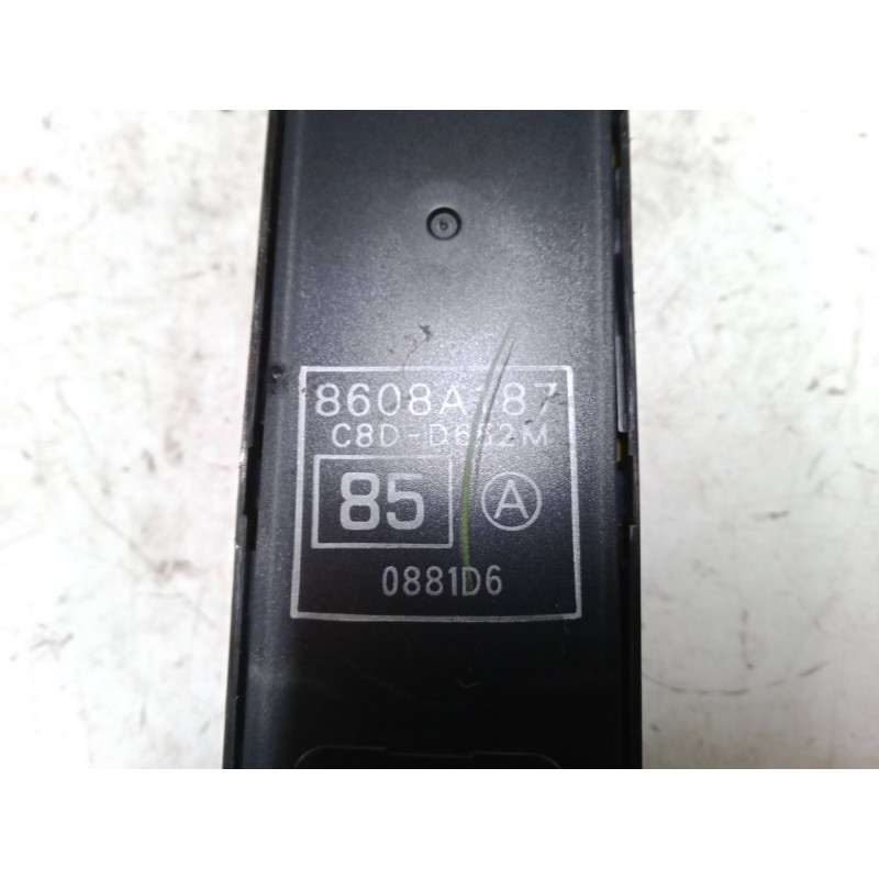 Recambio de mando elevalunas delantero izquierdo para mitsubishi outlander ii (cw_w) 2.2 di-d referencia OEM IAM 8608A187  
