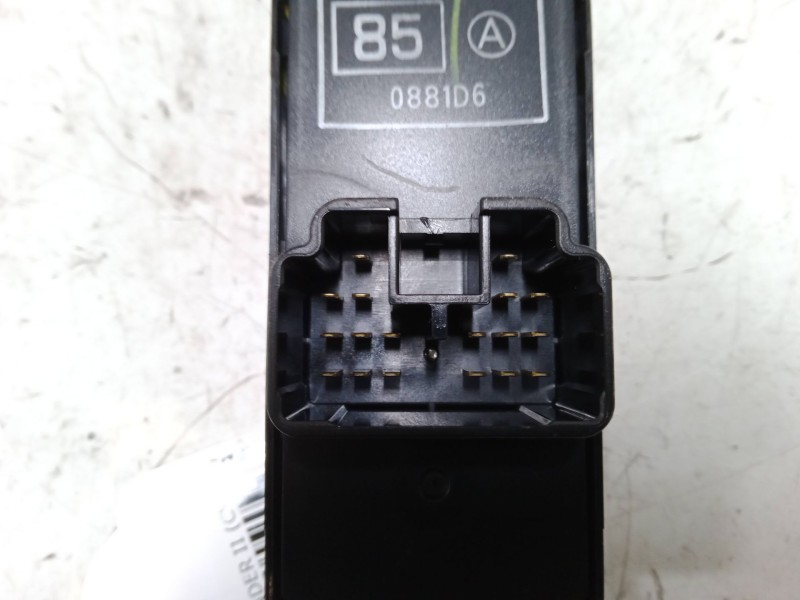 Recambio de mando elevalunas delantero izquierdo para mitsubishi outlander ii (cw_w) 2.2 di-d referencia OEM IAM 8608A187  