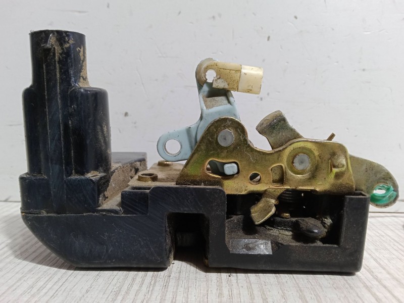 Recambio de cerradura puerta delantera derecha para chrysler voyager / grand voyager iii (gs_, ns_) 2.4 i referencia OEM IAM   