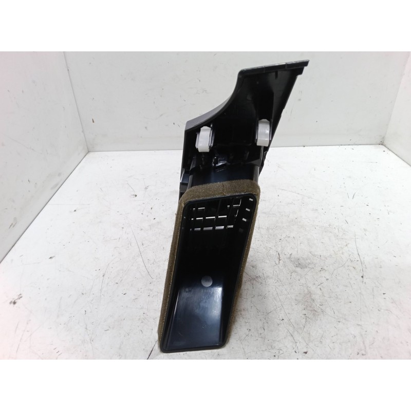 Recambio de aireador central izquierdo para mitsubishi outlander ii (cw_w) 2.2 di-d referencia OEM IAM    Recambio de aireador central izquierdo para mitsubishi outlander ii (cw_w) 2.2 di-d referencia OEM IAM