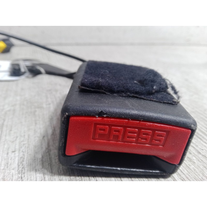 Recambio de anclaje cinturon trasero derecho para citroën c4 picasso i monospace (ud_) 1.6 hdi referencia OEM IAM   
