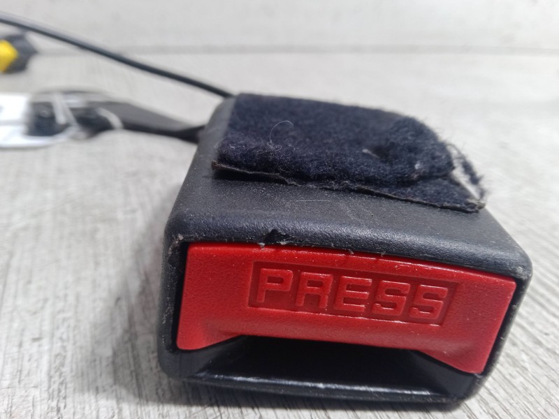 Recambio de anclaje cinturon trasero derecho para citroën c4 picasso i monospace (ud_) 1.6 hdi referencia OEM IAM   