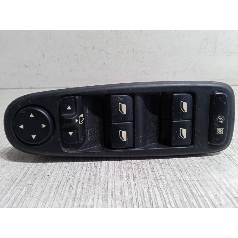 Recambio de mando elevalunas delantero izquierdo para citroën c4 picasso i monospace (ud_) 1.6 hdi referencia OEM IAM   