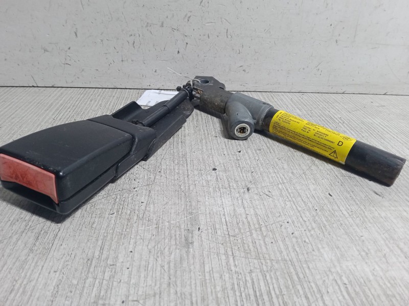 Recambio de anclaje cinturon delantero derecho para renault kangoo (kc0/1_) 1.5 dci (kc08, kc09) referencia OEM IAM    Recambio de anclaje cinturon delantero derecho para renault kangoo (kc0/1_) 1.5 dci (kc08, kc09) referencia OEM IAM