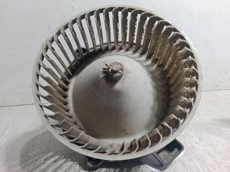 Recambio de motor calefaccion para kia sorento i (jc) 2.5 crdi referencia OEM IAM    Recambio de motor calefaccion para kia sorento i (jc) 2.5 crdi referencia OEM IAM