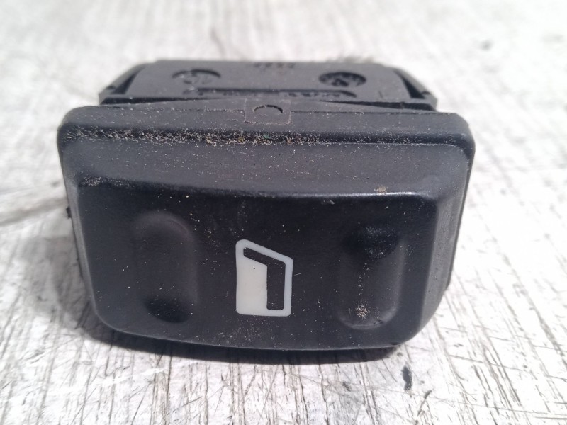 Recambio de mando elevalunas delantero derecho para citroën xsara picasso (n68) 2.0 hdi referencia OEM IAM    Recambio de mando elevalunas delantero derecho para citroën xsara picasso (n68) 2.0 hdi referencia OEM IAM