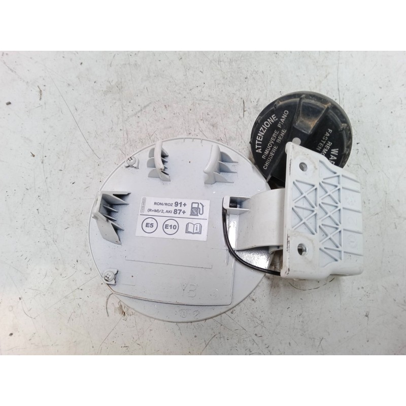 Recambio de tapa exterior combustible para kia rio iv (yb, sc, fb) 1.0 t-gdi 100 referencia OEM IAM   