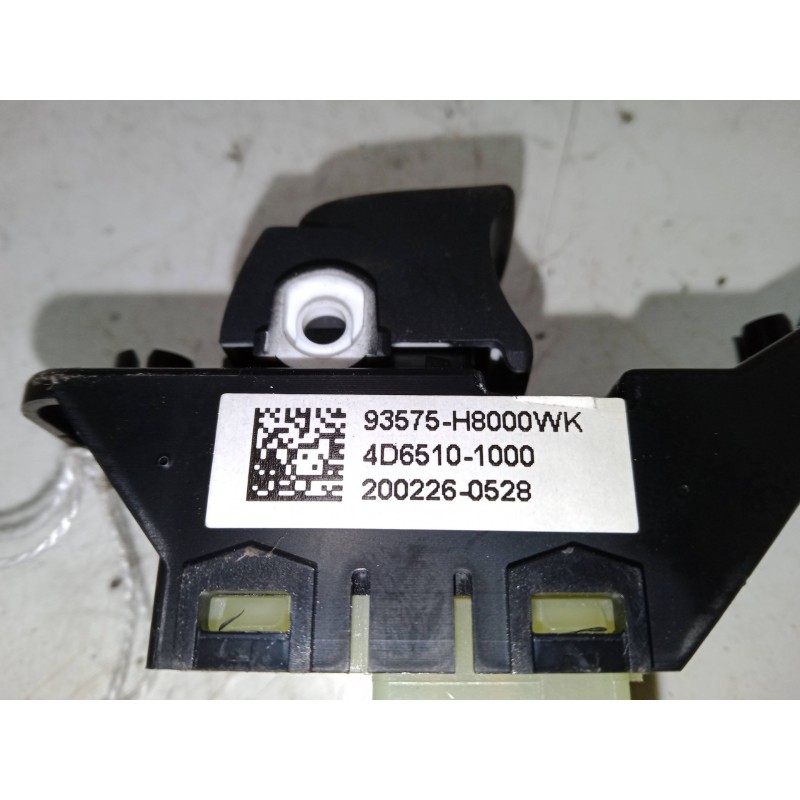 Recambio de mando elevalunas delantero derecho para kia rio iv (yb, sc, fb) 1.0 t-gdi 100 referencia OEM IAM 93575H8000WK  