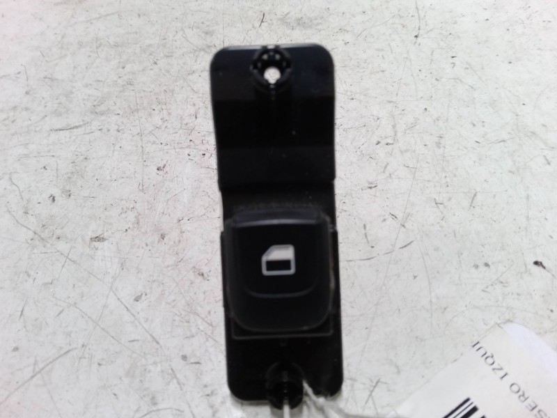 Recambio de mando elevalunas trasero izquierdo para kia rio iv (yb, sc, fb) 1.0 t-gdi 100 referencia OEM IAM   