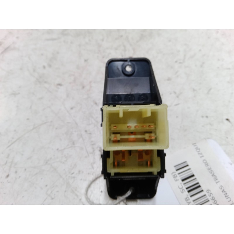 Recambio de mando elevalunas trasero izquierdo para kia rio iv (yb, sc, fb) 1.0 t-gdi 100 referencia OEM IAM   