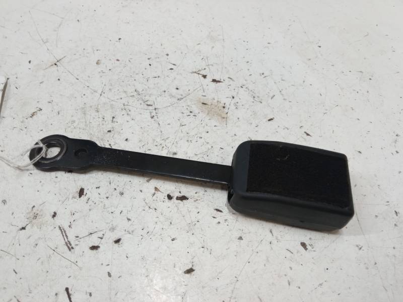 ANCLAJE CINTURON DELANTERO DERECHO 