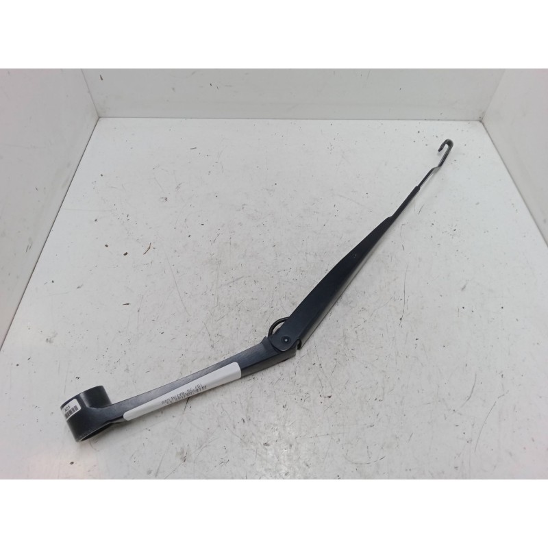 Recambio de brazo limpia delantero izquierdo para kia rio iv (yb, sc, fb) 1.0 t-gdi 100 referencia OEM IAM   
