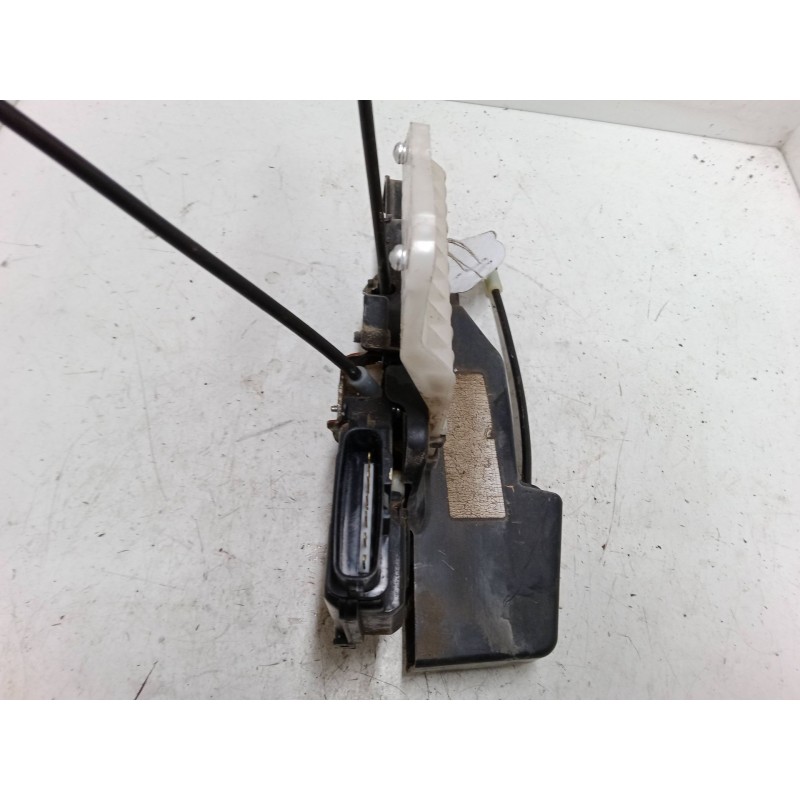 Recambio de cerradura puerta delantera izquierda para kia carens iii monospace (un) 2.0 crdi 140 referencia OEM IAM   