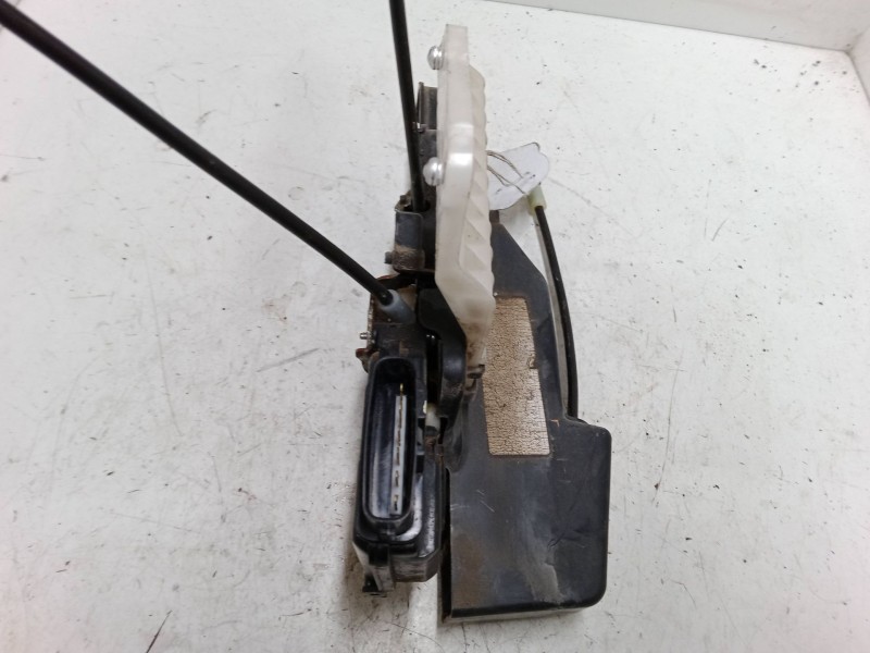 Recambio de cerradura puerta delantera izquierda para kia carens iii monospace (un) 2.0 crdi 140 referencia OEM IAM   