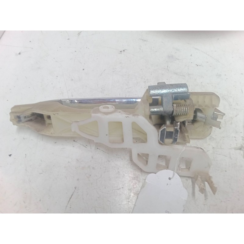 Recambio de maneta exterior puerta delantera derecha para kia carens iii monospace (un) 2.0 crdi 140 referencia OEM IAM   