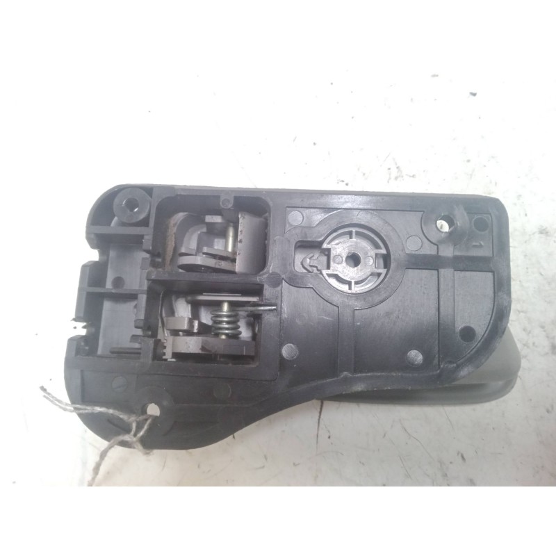 Recambio de maneta interior puerta delantera derecha para kia carens iii monospace (un) 2.0 crdi 140 referencia OEM IAM   