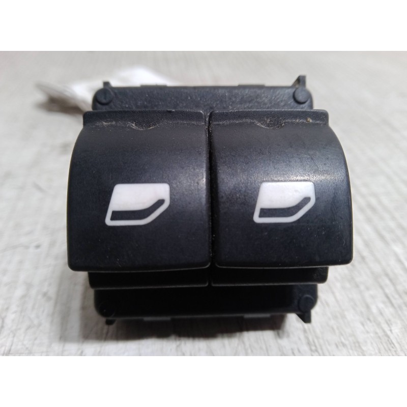 Recambio de mando elevalunas delantero izquierdo para citroën c4 cactus 1.2 thp 110 referencia OEM IAM   