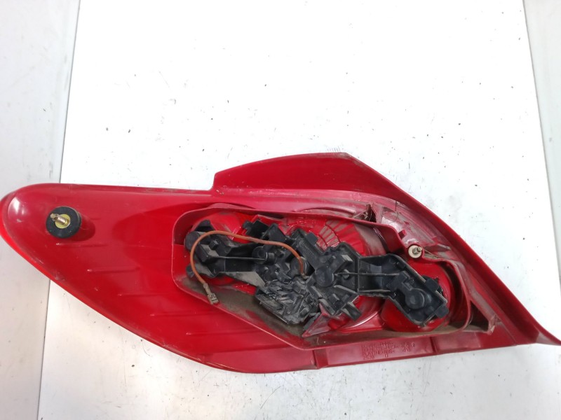 Recambio de piloto trasero derecho para peugeot 307 (3a/c) 1.6 hdi 110 referencia OEM IAM    Recambio de piloto trasero derecho para peugeot 307 (3a/c) 1.6 hdi 110 referencia OEM IAM