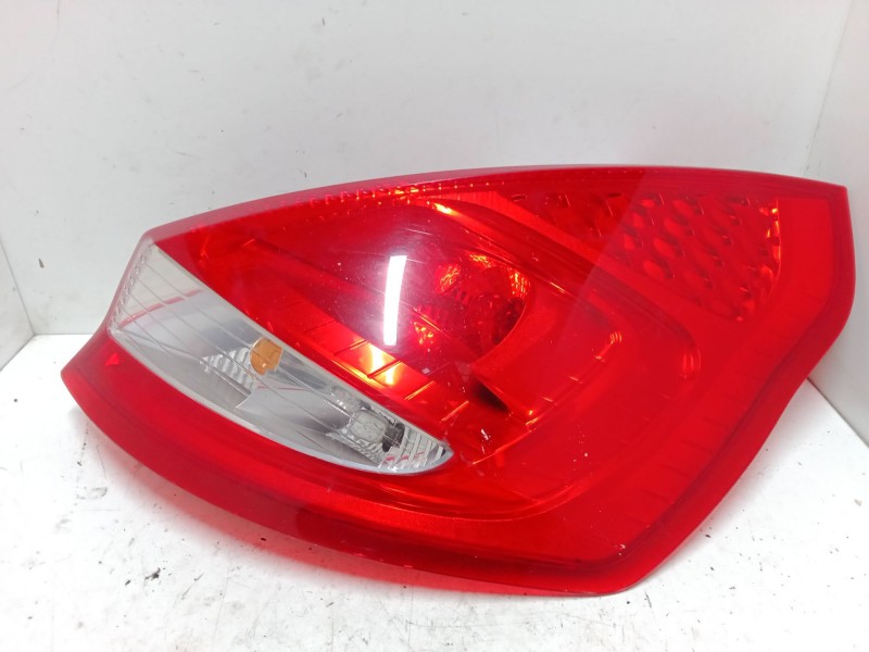 Recambio de piloto trasero derecho para ford fiesta vi (cb1, ccn) 1.25 referencia OEM IAM    Recambio de piloto trasero derecho para ford fiesta vi (cb1, ccn) 1.25 referencia OEM IAM