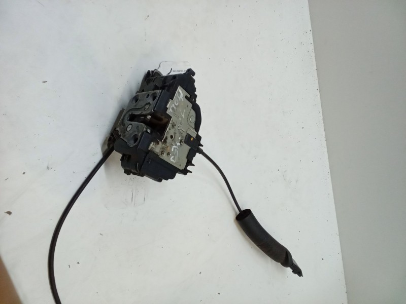 Recambio de cerradura puerta delantera derecha para renault megane iii hatchback (bz0/1_, b3_) 1.5 dci referencia OEM IAM   