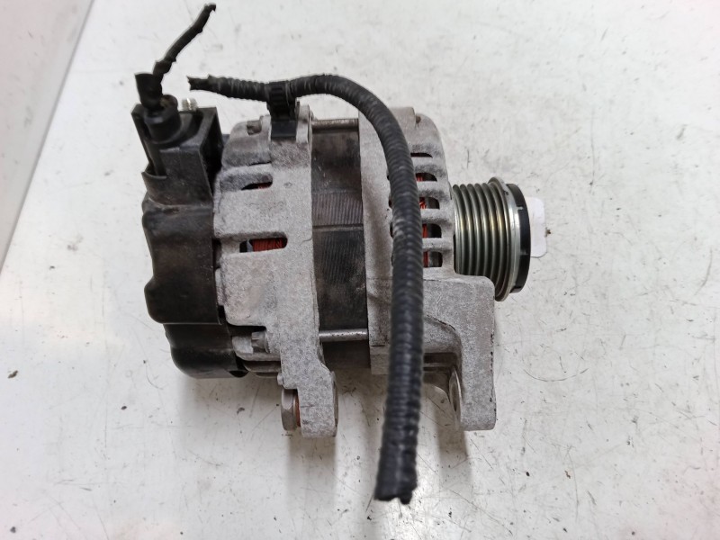 Recambio de alternador para kia rio iv (yb, sc, fb) 1.0 t-gdi 100 referencia OEM IAM 3730004950  