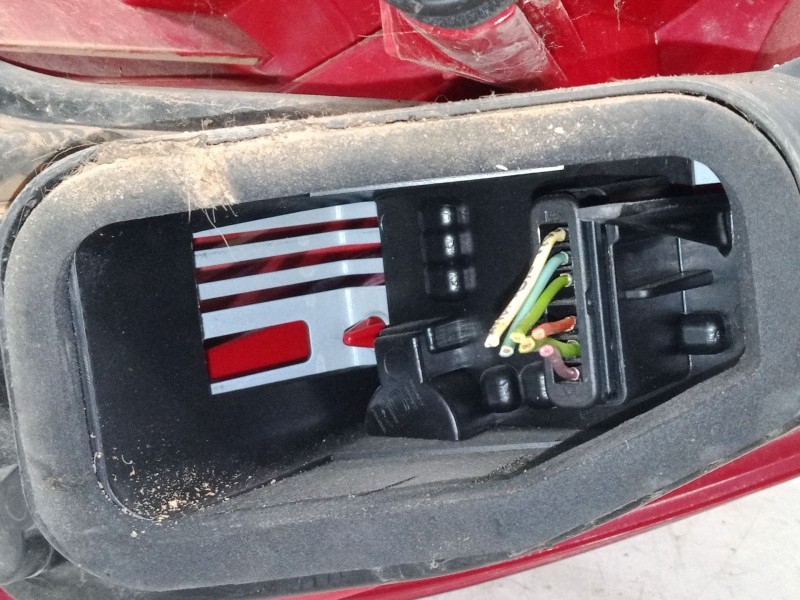 Recambio de piloto trasero derecho para peugeot 207/207+ (wa_, wc_) 1.4 hdi referencia OEM IAM   