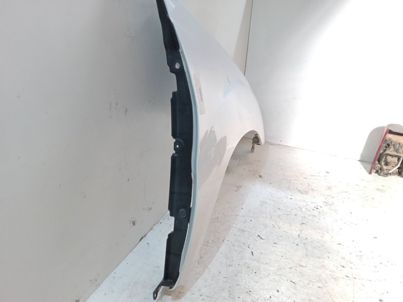 Recambio de aleta delantera derecha para mitsubishi outlander ii (cw_w) 2.2 di-d referencia OEM IAM    Recambio de aleta delantera derecha para mitsubishi outlander ii (cw_w) 2.2 di-d referencia OEM IAM