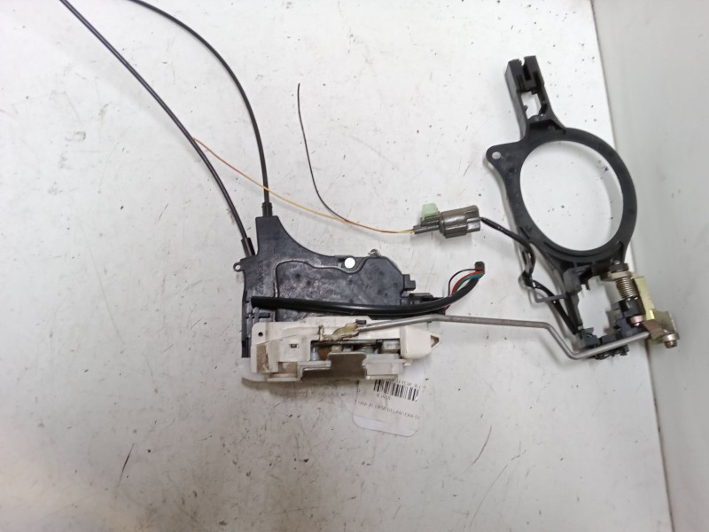 Recambio de cerradura puerta delantera derecha para mitsubishi outlander ii (cw_w) 2.2 di-d referencia OEM IAM    Recambio de cerradura puerta delantera derecha para mitsubishi outlander ii (cw_w) 2.2 di-d referencia OEM IAM