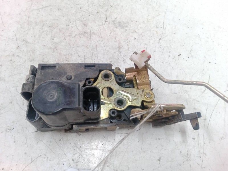 Recambio de cerradura puerta trasera izquierda para ssangyong rexton / rexton ii (gab_) 2.7 xdi referencia OEM IAM    Recambio de cerradura puerta trasera izquierda para ssangyong rexton / rexton ii (gab_) 2.7 xdi referencia OEM IAM