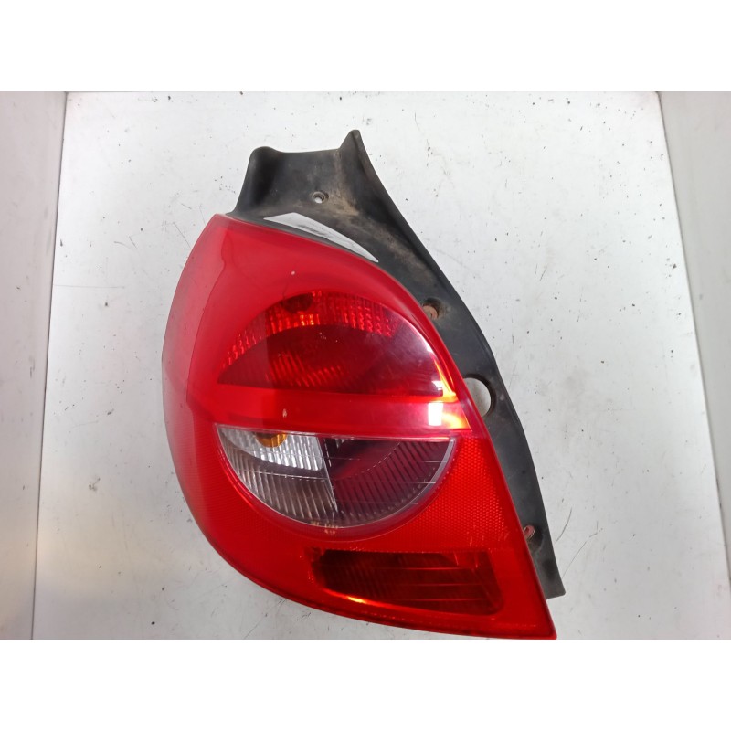 Recambio de piloto trasero izquierdo para renault clio iii (br0/1, cr0/1) 1.5 dci (c/br0g, c/br1g) referencia OEM IAM   