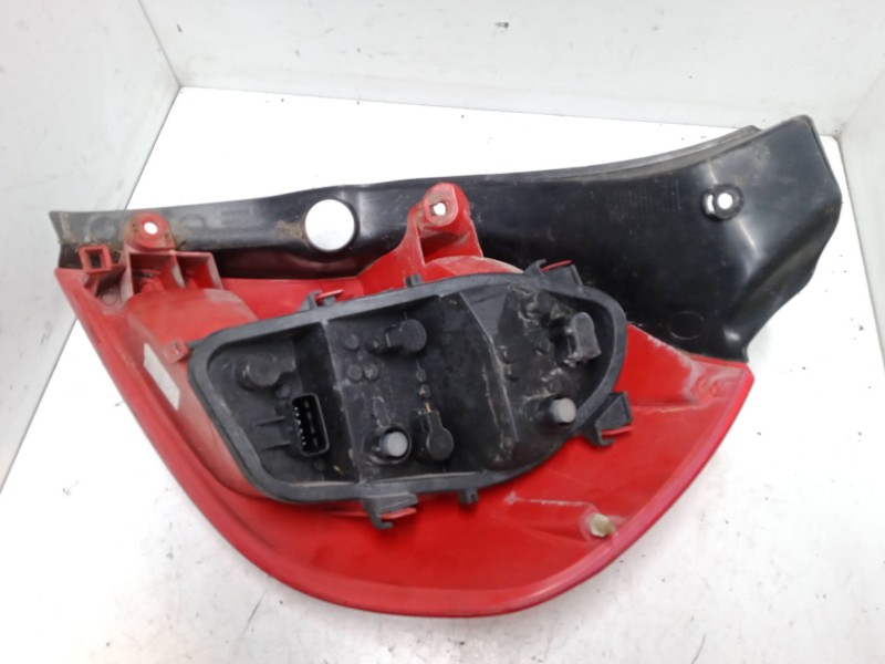 Recambio de piloto trasero izquierdo para renault clio iii (br0/1, cr0/1) 1.5 dci (c/br0g, c/br1g) referencia OEM IAM    Recambio de piloto trasero izquierdo para renault clio iii (br0/1, cr0/1) 1.5 dci (c/br0g, c/br1g) referencia OEM IAM