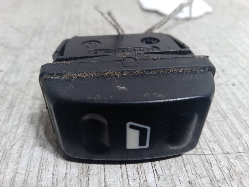 Recambio de mando elevalunas delantero derecho para citroën xsara picasso (n68) 2.0 hdi referencia OEM IAM    Recambio de mando elevalunas delantero derecho para citroën xsara picasso (n68) 2.0 hdi referencia OEM IAM