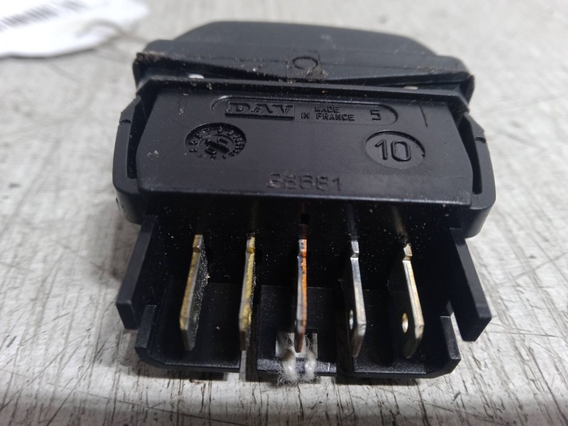 Recambio de mando elevalunas delantero derecho para citroën xsara picasso (n68) 2.0 hdi referencia OEM IAM    Recambio de mando elevalunas delantero derecho para citroën xsara picasso (n68) 2.0 hdi referencia OEM IAM