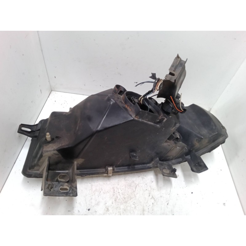 Recambio de faro derecho para renault 130 35 camion 3500kg caja abierta camion 3500kg caja abierta referencia OEM IAM    Recambio de faro derecho para renault 130 35 camion 3500kg caja abierta camion 3500kg caja abierta referencia OEM IAM