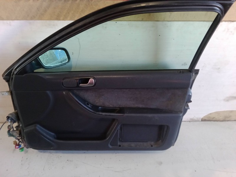 Recambio de puerta delantera derecha para audi a3 (8l1) 1.9 tdi referencia OEM IAM    Recambio de puerta delantera derecha para audi a3 (8l1) 1.9 tdi referencia OEM IAM
