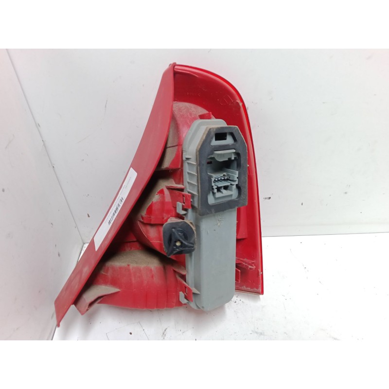 Recambio de piloto trasero izquierdo para renault clio ii (bb_, cb_) 1.2 (bb0a, bb0f, bb10, bb1k, bb28, bb2d, bb2h, cb0a,... ref Recambio de piloto trasero izquierdo para renault clio ii (bb_, cb_) 1.2 (bb0a, bb0f, bb10, bb1k, bb28, bb2d, bb2h, cb0a,... ref