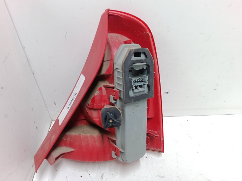 Recambio de piloto trasero izquierdo para renault clio ii (bb_, cb_) 1.2 (bb0a, bb0f, bb10, bb1k, bb28, bb2d, bb2h, cb0a,... ref Recambio de piloto trasero izquierdo para renault clio ii (bb_, cb_) 1.2 (bb0a, bb0f, bb10, bb1k, bb28, bb2d, bb2h, cb0a,... ref