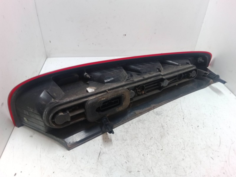 Recambio de piloto trasero derecho para ford c-max (dm2) 1.8 tdci referencia OEM IAM    Recambio de piloto trasero derecho para ford c-max (dm2) 1.8 tdci referencia OEM IAM