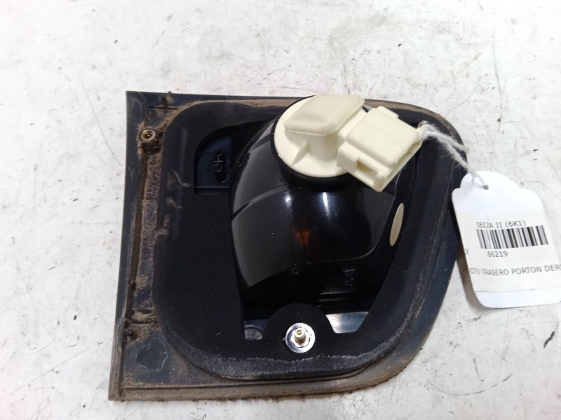 Recambio de piloto trasero porton derecho para seat ibiza ii (6k1) 1.4 i referencia OEM IAM   