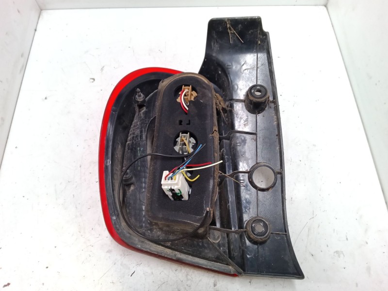 Recambio de piloto trasero derecho para nissan micra iv (k13k, k13kk) 1.2 referencia OEM IAM    Recambio de piloto trasero derecho para nissan micra iv (k13k, k13kk) 1.2 referencia OEM IAM