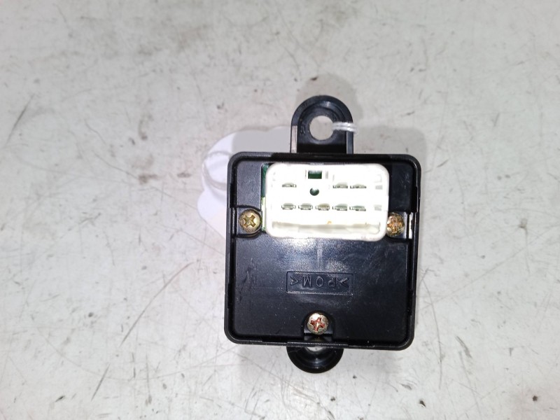 Recambio de mando elevalunas delantero izquierdo para hyundai atos (mx) 1.1 referencia OEM IAM    Recambio de mando elevalunas delantero izquierdo para hyundai atos (mx) 1.1 referencia OEM IAM