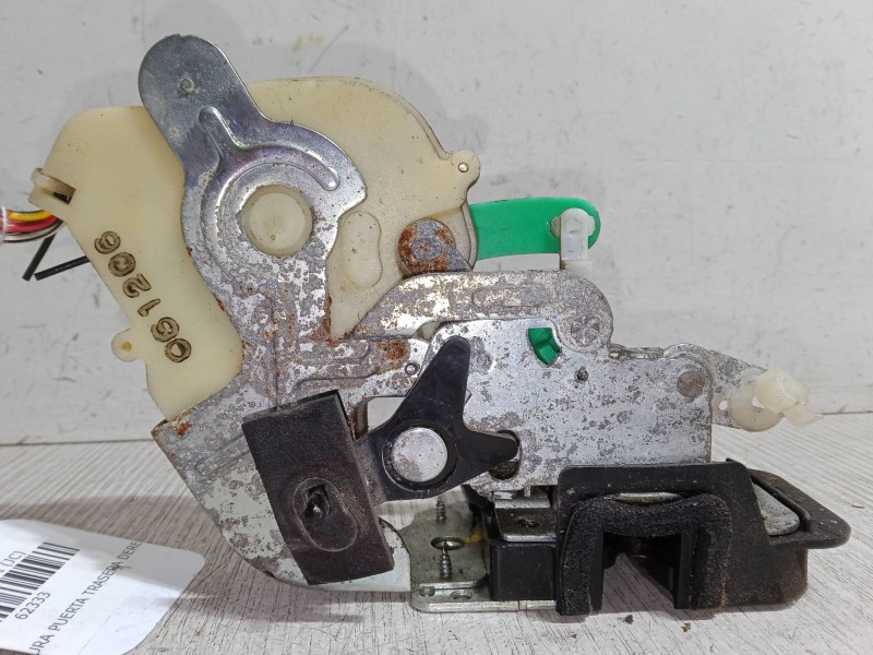 Recambio de cerradura puerta trasera derecha para kia sorento i (jc) 2.5 crdi referencia OEM IAM   